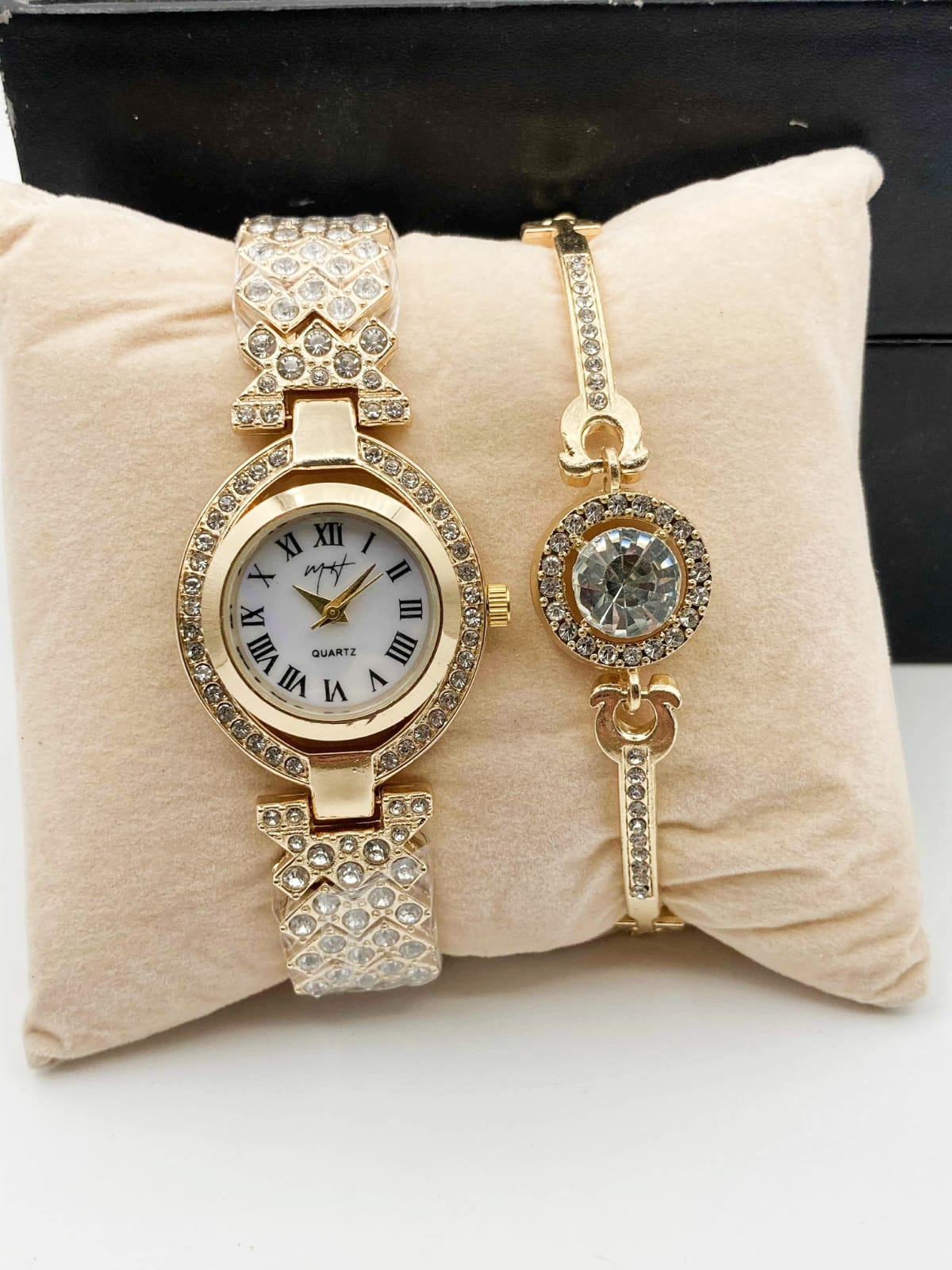 Luxury Women’s Silver Crystal Watch Set – Bracelet + Ring